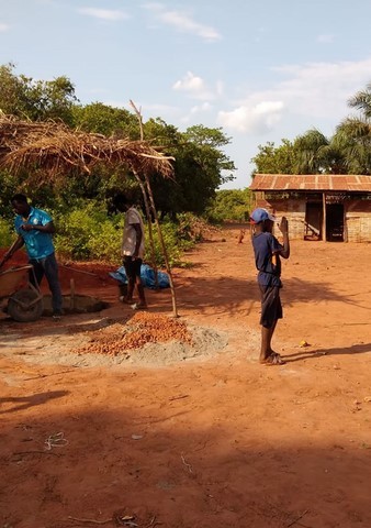 Parceria entre CEA Mandembo e AJAGB - Projeto Nha Escola